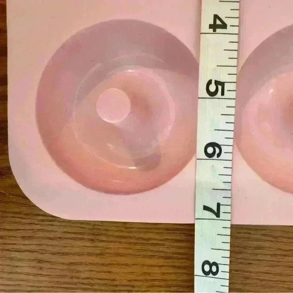 🌈 6/$60, NWT, Pink, Speckles, Donut Silicon Pan, Pink, 10” X 7” - Picture 4 of 6